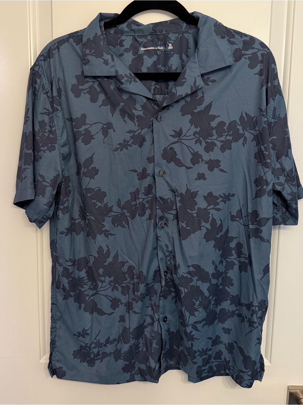 Abercrombie & Fitch Men’s Blue Floral Short-Sleeve Button-Up Shirt